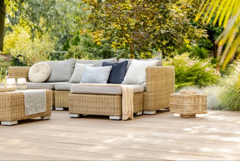 Choosing the Ideal Patio Furniture for Summer Relaxation