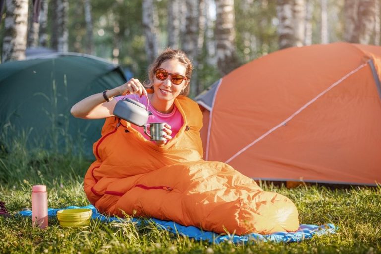 How to Choose Budget-Friendly Sleeping Bags That Still Keep You Warm